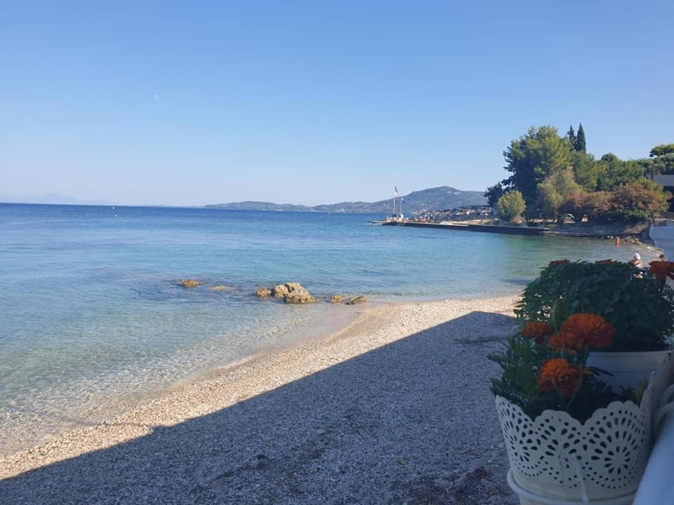 الشقق الفندقية آغيوس يوانيس بيريستريونفي  Ionian Mare المظهر الخارجي الصورة