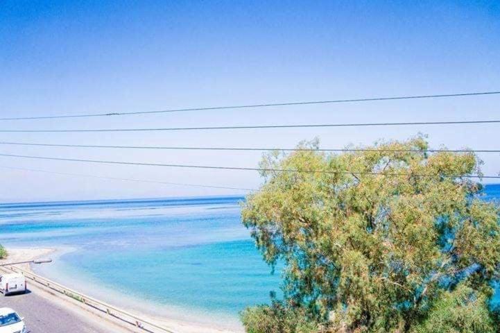الشقق الفندقية آغيوس يوانيس بيريستريونفي  Ionian Mare المظهر الخارجي الصورة
