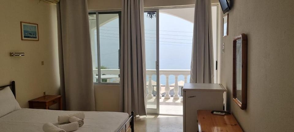 الشقق الفندقية آغيوس يوانيس بيريستريونفي  Ionian Mare المظهر الخارجي الصورة