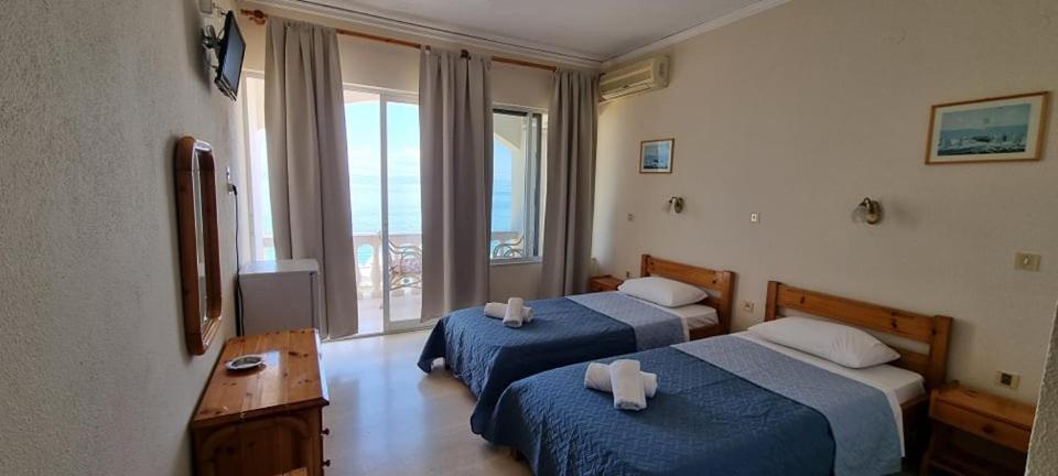 الشقق الفندقية آغيوس يوانيس بيريستريونفي  Ionian Mare المظهر الخارجي الصورة